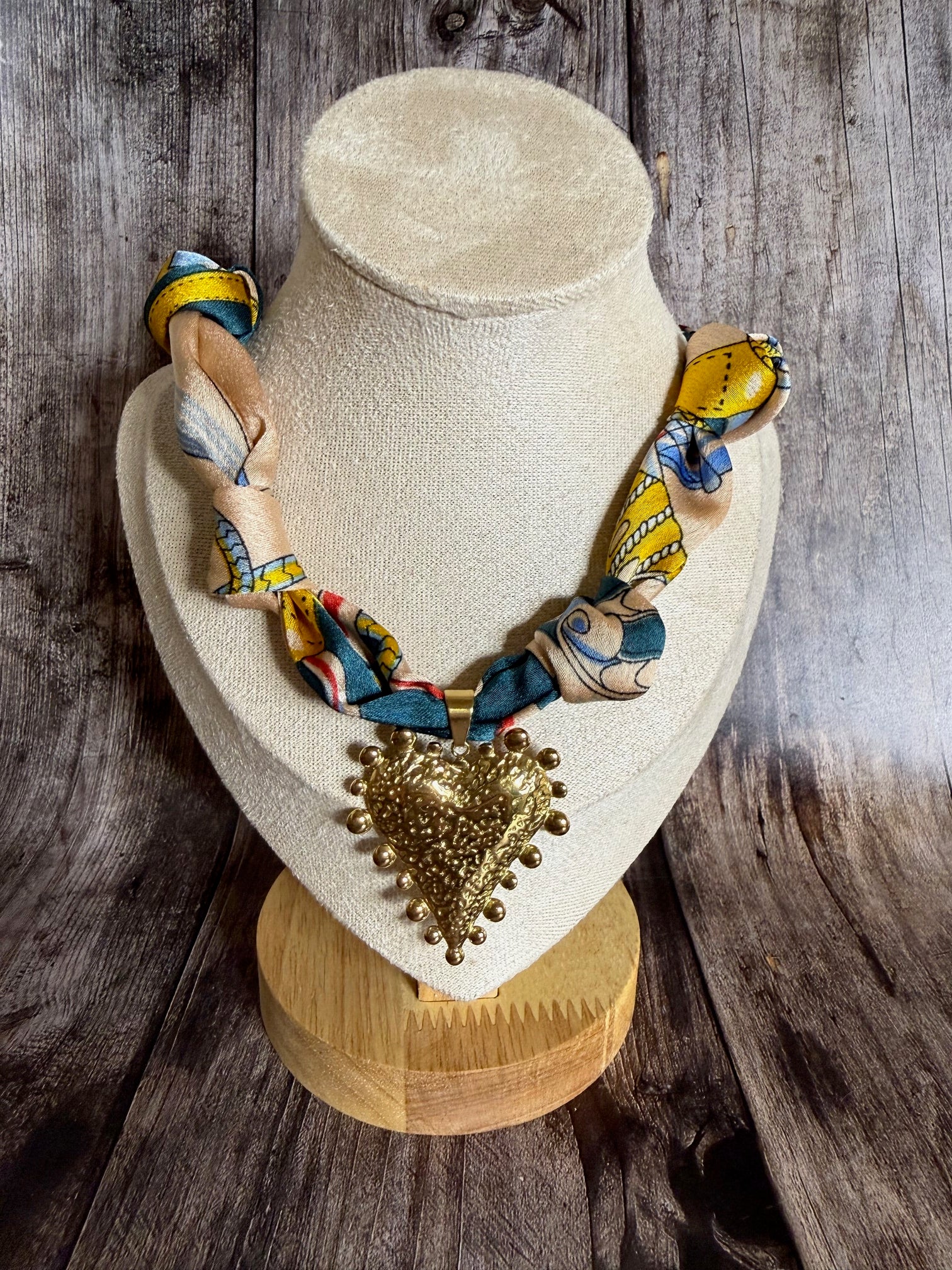 Collier Coeur Sacré